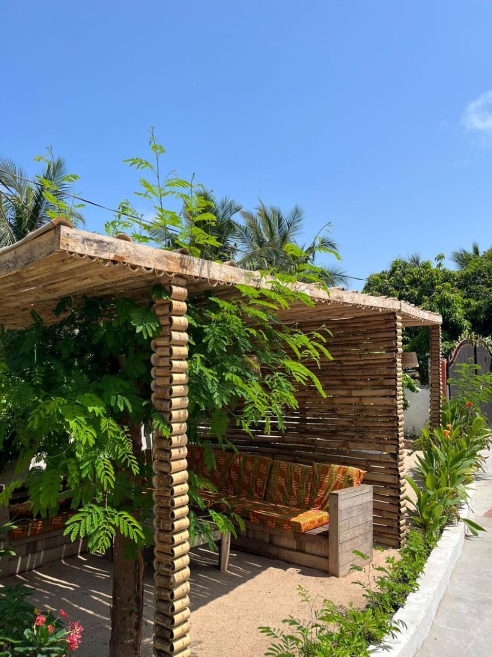 African Treasure Beach Resort Kokrobite Exterior foto