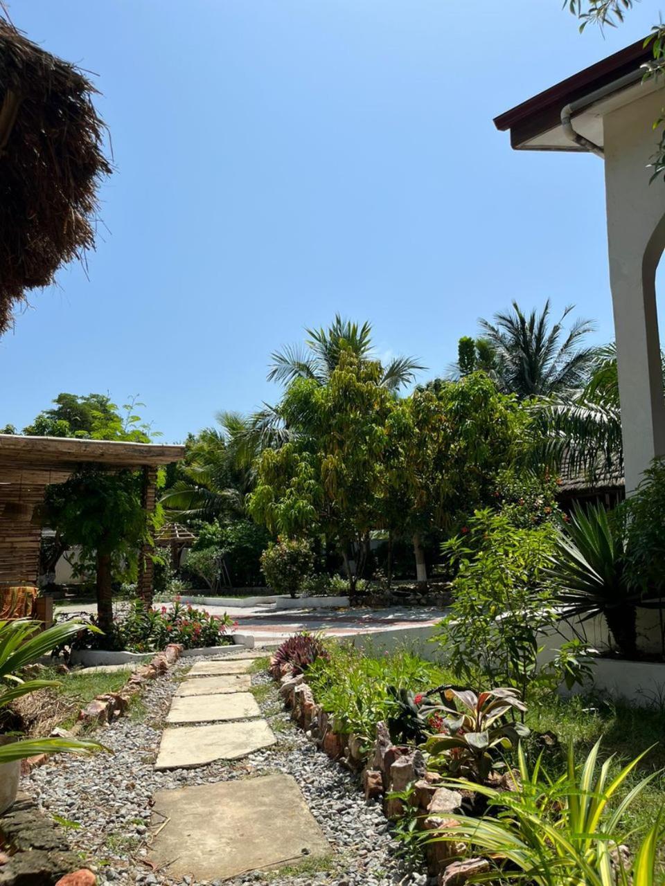 African Treasure Beach Resort Kokrobite Exterior foto